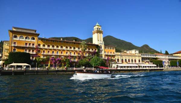 Itinerary 2 - Tour of Garda island (Isola del Garda) and Gardone Riviera